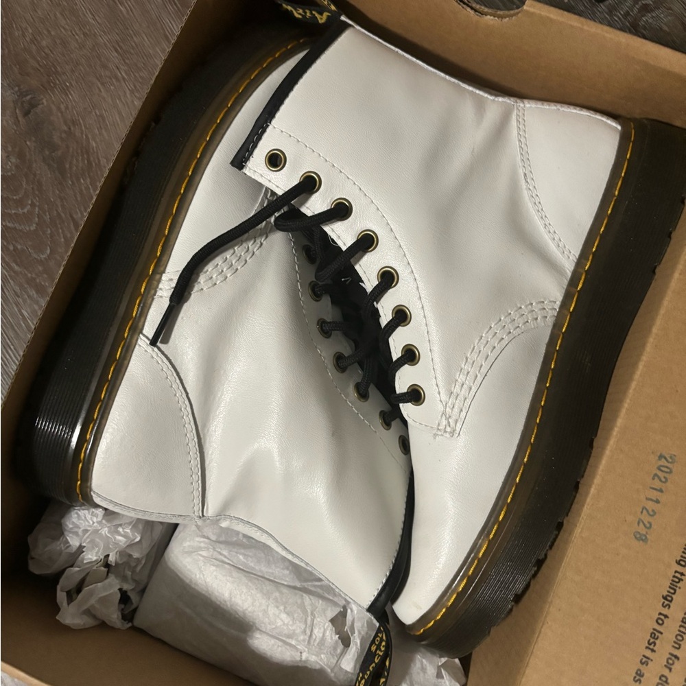 Dr Martens white size 7